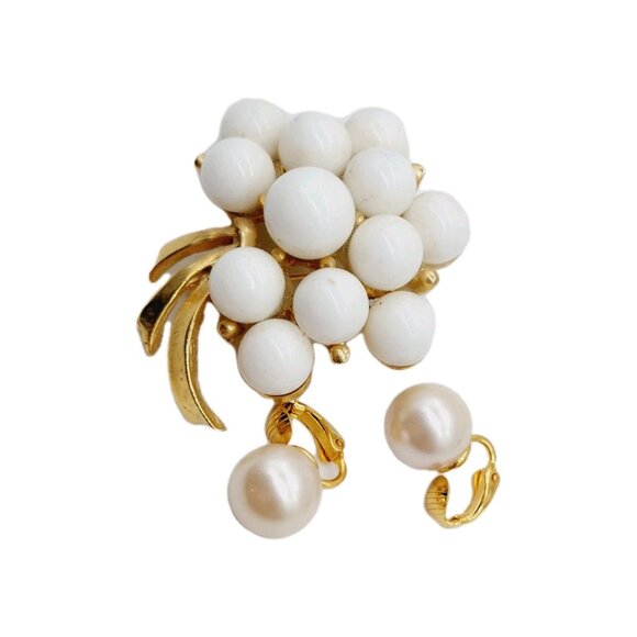 White Enamel Grape Cluster Vine Brooch Pin Gold Tone With Clip On Earrings - Picture 1 of 6